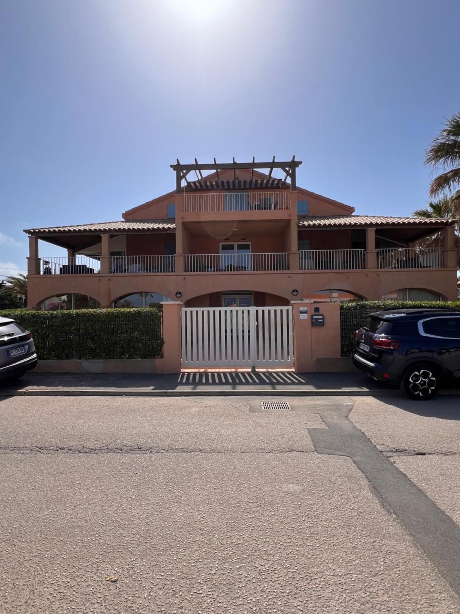 Appartement La Bergerie à Hyères Extérieur photo